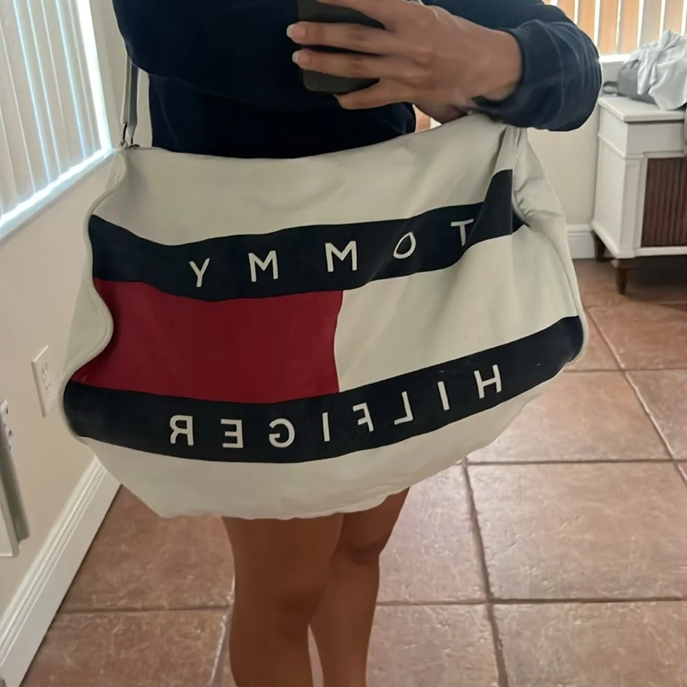 VINTAGE ! Tommy Hilfiger Duffle Bag